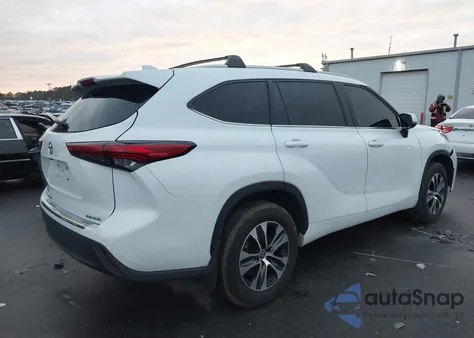 2022 Toyota Highlander Xle из США, поврежденный, VIN 5TDGZRBH8NS166797